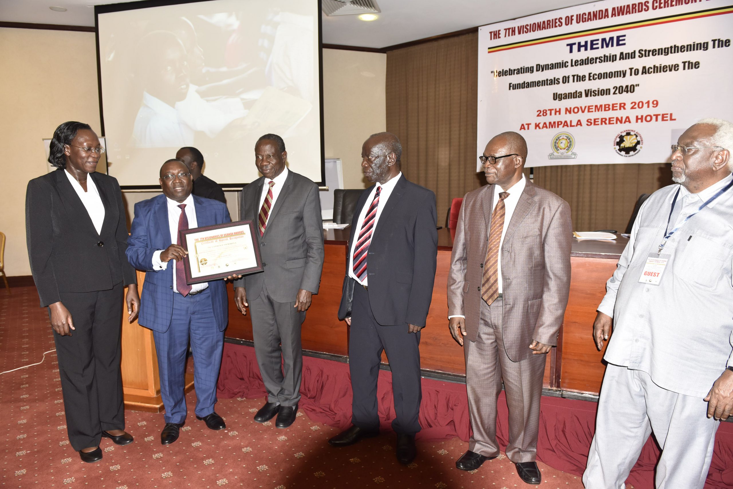 Accountant General, Mr Lawrence Semakula receives Visionary Award